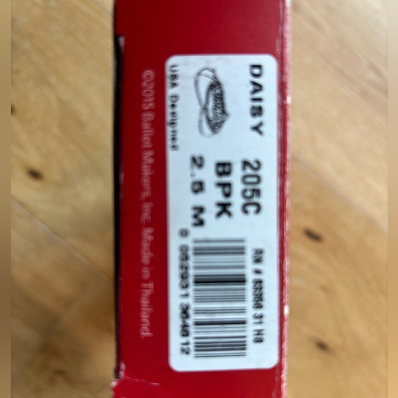 Brand new in box Capezio ballet slippers. - Picture 4 of 4